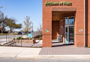 Artisan at Ruiz in San Antonio, TX - Foto de edificio - Building Photo