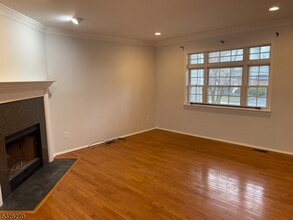 2 Castle Dr in Berkeley Heights, NJ - Building Photo - Building Photo