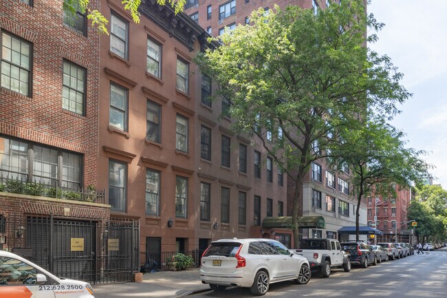 502 E 87th St in New York, NY - Building Photo - Building Photo