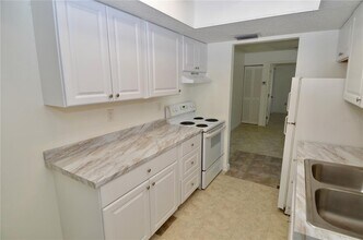 411 San Miguel Ave in North Port, FL - Building Photo - Building Photo