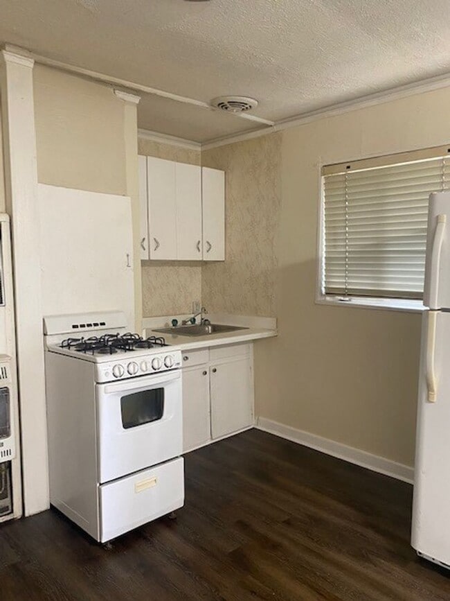 3002-3008 North West Street, Unit 3008 in Jackson, MS - Foto de edificio - Building Photo