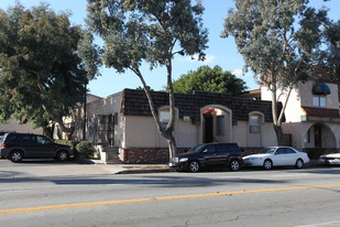 The Courtyards in Long Beach Apartments