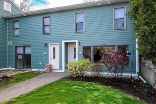 508 Piscassic St in Newmarket, NH - Building Photo