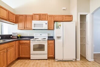 3460 Stoneway Dr in Lakeland, FL - Building Photo - Building Photo