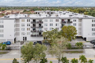 Lancaster in Hialeah, FL - Building Photo - Building Photo