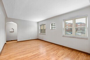 5823 Lindenwood Ave in St. Louis, MO - Building Photo