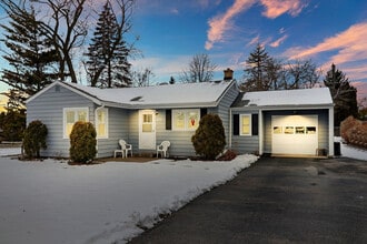 3964 Grandview Ave in Gurnee, IL - Building Photo - Building Photo