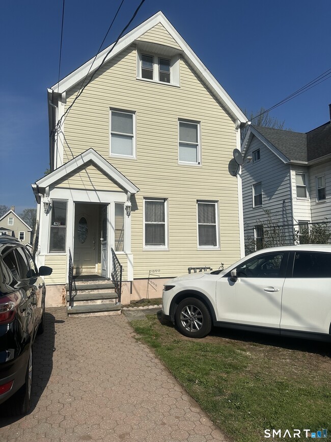 property at 433 3rd Ave