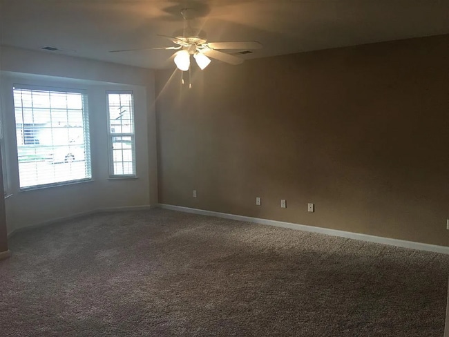 255 Shelley Way in Red Bluff, CA - Building Photo - Building Photo