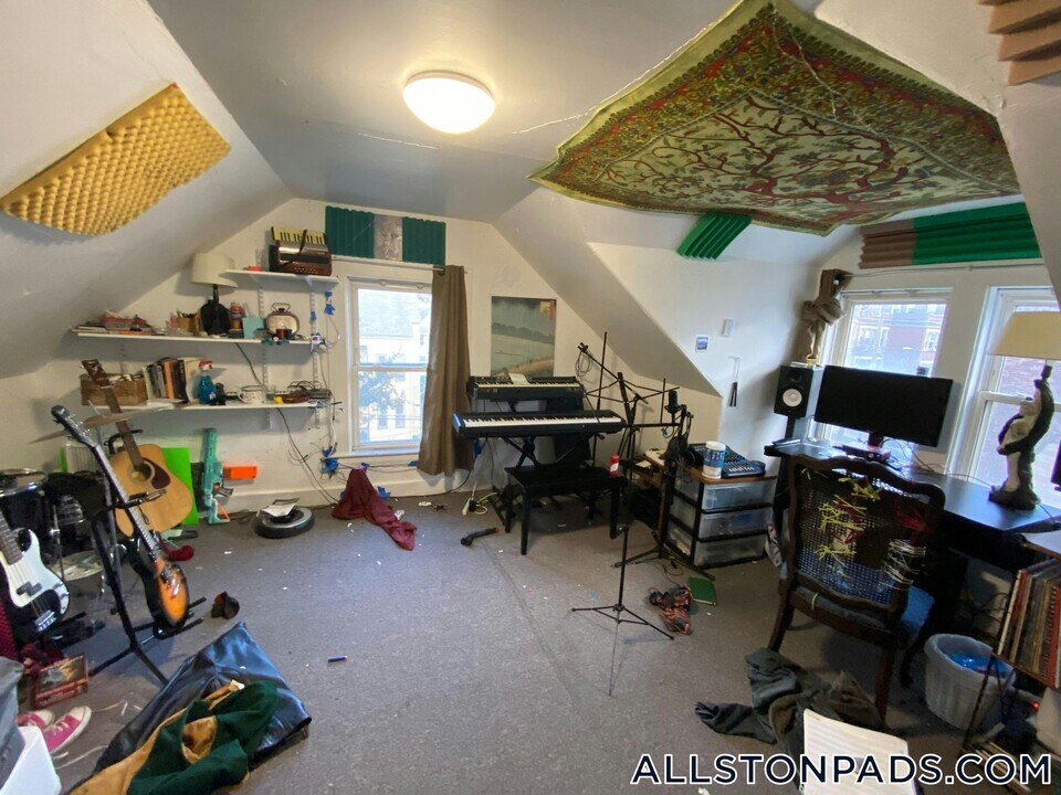 17 Reedsdale St in Boston, MA - Building Photo