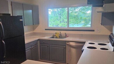 304 Lake Shore S in Montague, NJ - Foto de edificio - Building Photo