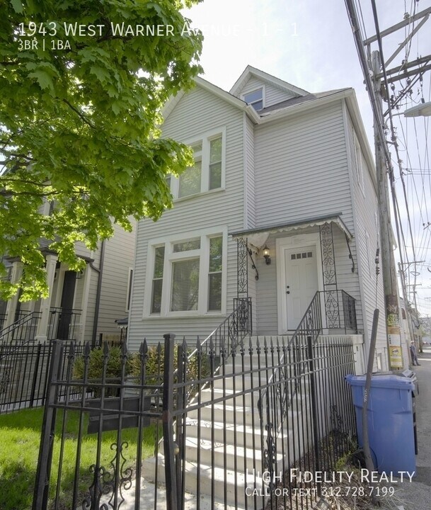 1943 W Warner Ave in Chicago, IL - Foto de edificio