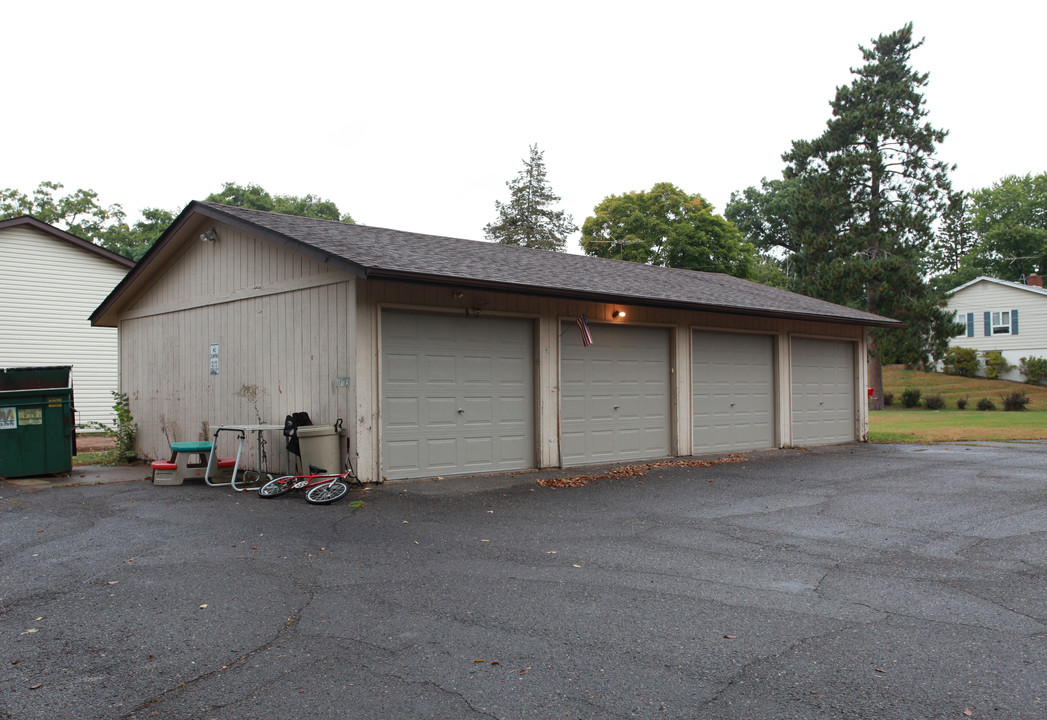 Summit Apartments in Osceola, WI - Building Photo