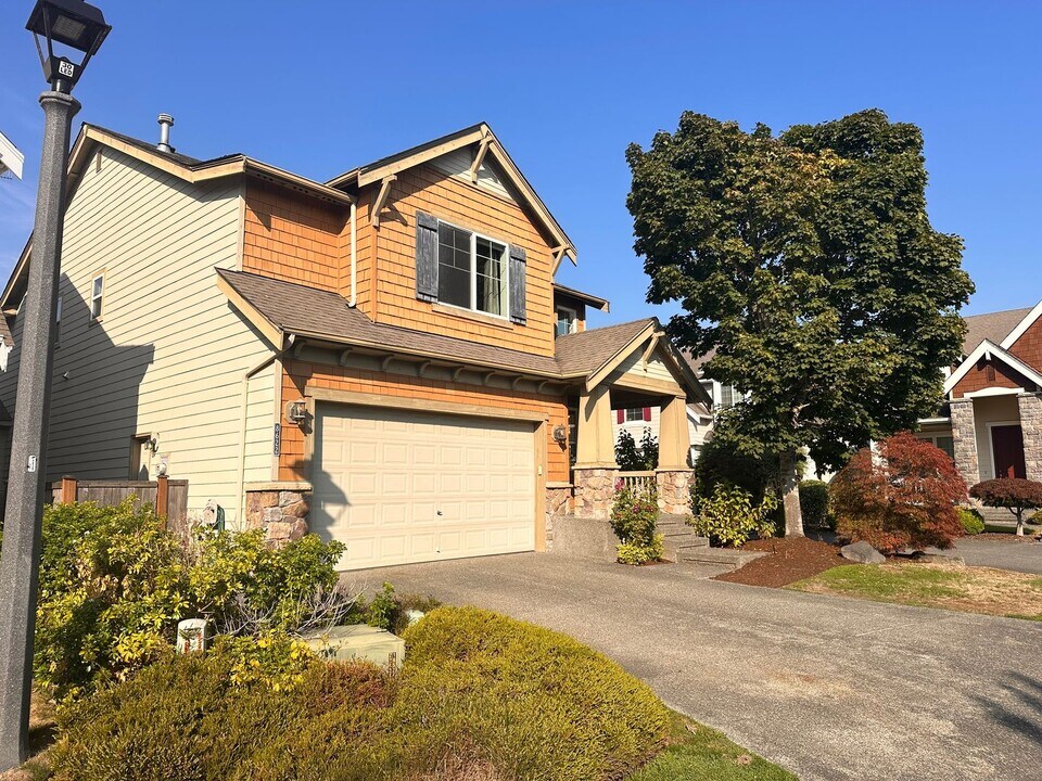 8622 NE 123rd Pl in Kirkland, WA - Building Photo