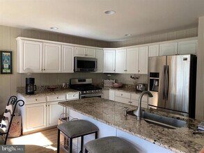 110 Canterbury Ln in Blue Bell, PA - Building Photo - Building Photo