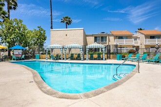 Bradbury Park Apartments in Duarte, CA - Building Photo - Building Photo