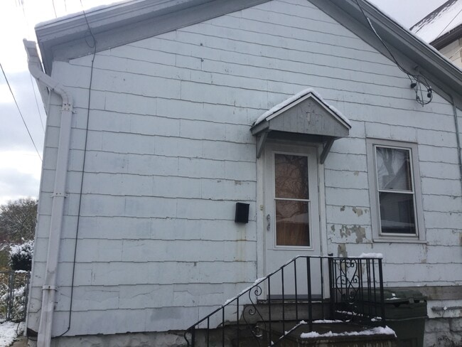 property at 1116 W Washington St