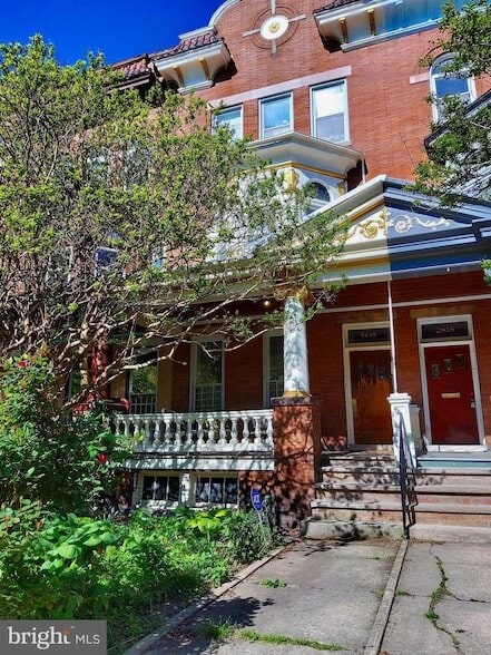property at 2816 St Paul St