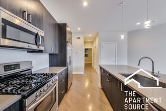 2349 N Lister Ave, Unit 209 in Chicago, IL - Foto de edificio - Building Photo