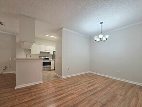 1323 Arbor Lakes Cir in Sanford, FL - Foto de edificio - Building Photo