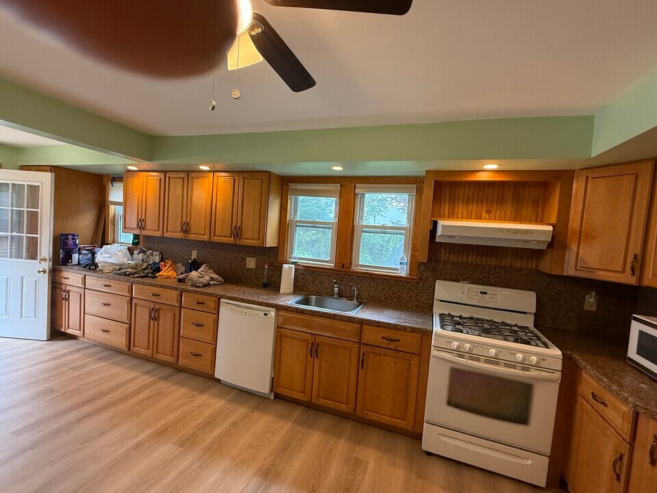 26 Plainfield Ave in Piscataway, NJ - Building Photo