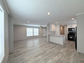 29805 Jamestown Dr in New Baltimore, MI - Building Photo - Building Photo