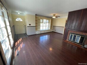 38330 Newcastle St in Clinton Township, MI - Building Photo - Building Photo