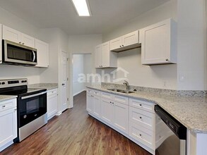 9276 Durhamshire Dr in Cordova, TN - Building Photo - Building Photo