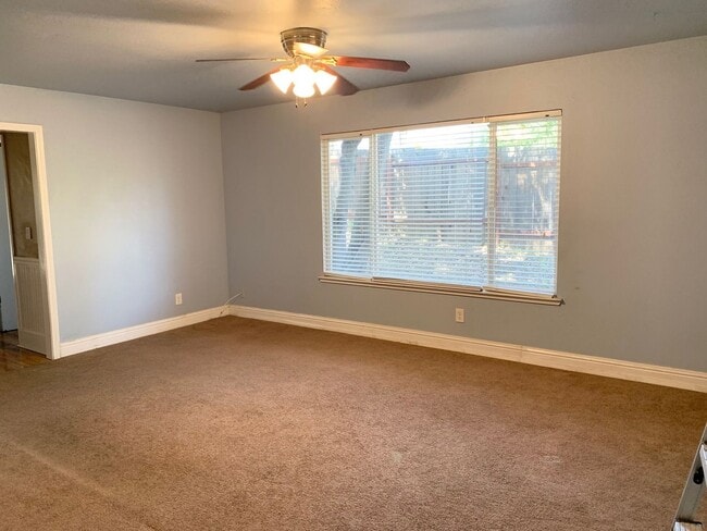 2661 Carmichael Way in Carmichael, CA - Building Photo - Building Photo