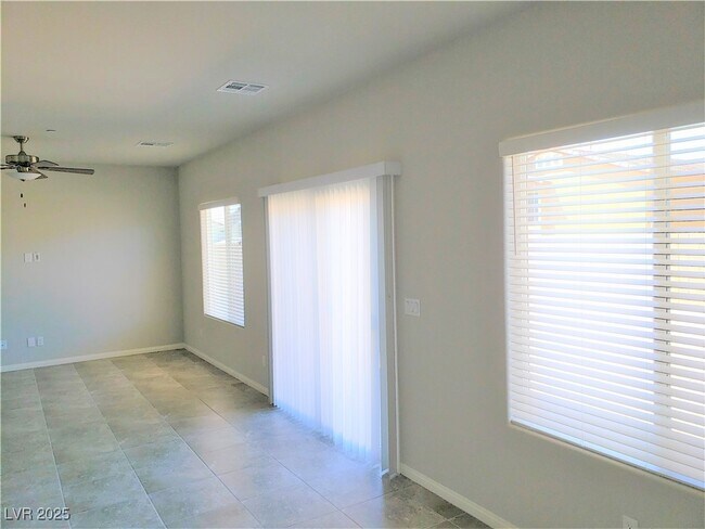 378 Canyon Mist Ct