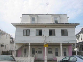 134 E Andrews Ave in Wildwood, NJ - Building Photo