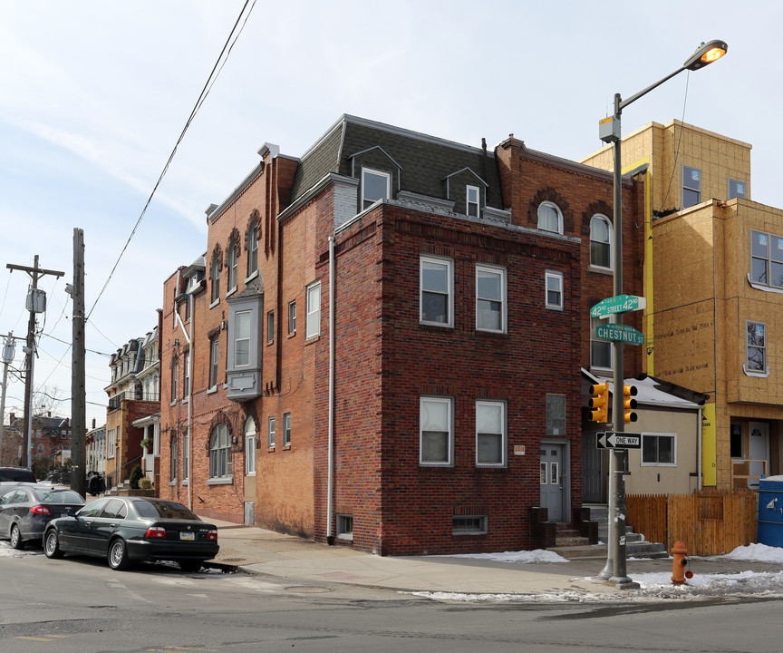 4200 Chestnut St in Philadelphia, PA - Building Photo