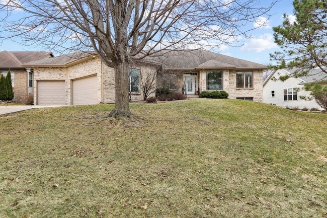 9621 Shadow Wood Dr in Verona, WI - Building Photo - Building Photo