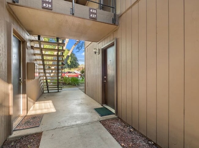 925 Fulton Ave-Unit -427 in Sacramento, CA - Building Photo - Building Photo