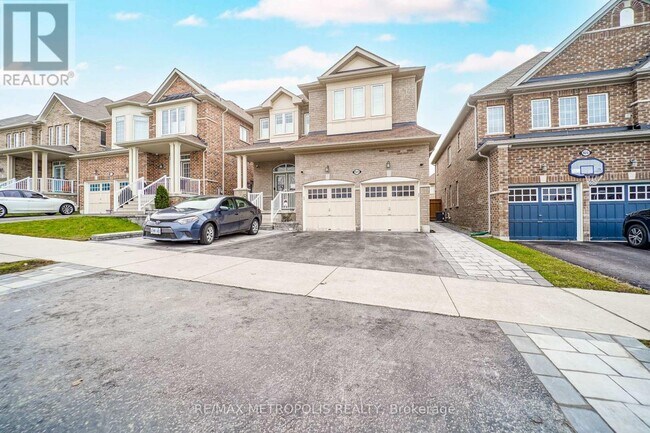 929 Greenhill Ave in Oshawa, ON - Building Photo - Building Photo