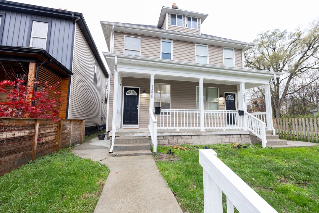 1353-1355-1355 E Fulton St in Columbus, OH - Foto de edificio