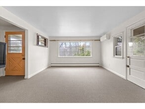 32 Rathbun Rd in Natick, MA - Building Photo - Building Photo