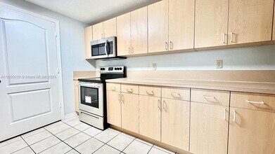 120 SW Peacock Blvd in Port St. Lucie, FL - Building Photo - Building Photo