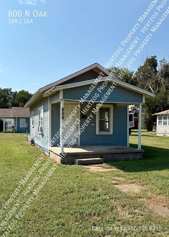 800 N Oak St in Ponca City, OK - Building Photo - Building Photo