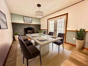 575 E Compton Ct in DeLand, FL - Building Photo - Building Photo