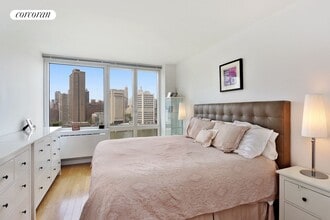 415 Main St in New York, NY - Building Photo - Building Photo