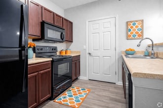 Heights at Converse in Converse, TX - Foto de edificio - Building Photo