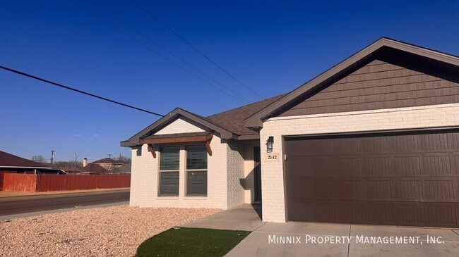 2142 N Texas Ave in Lubbock, TX - Foto de edificio - Building Photo