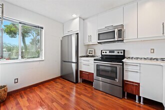 20807 NW 3rd Ct in Pembroke Pines, FL - Building Photo - Building Photo