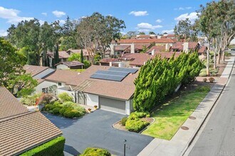 16902 Via De Santa Fe in Rancho Santa Fe, CA - Building Photo - Building Photo