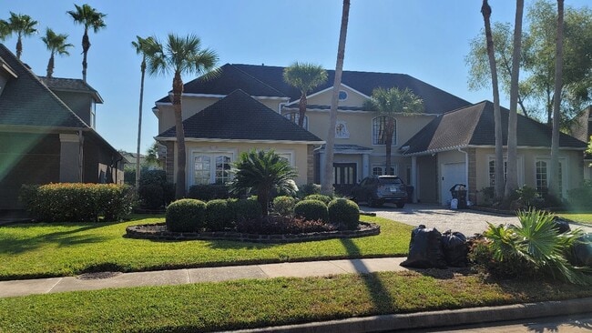 property at 27 Swan Isle Blvd