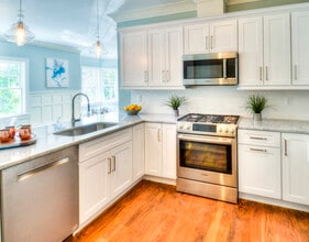 77 Leroy Ave in Darien, CT - Building Photo - Building Photo