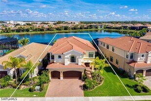 13755 Luna Dr in Naples, FL - Building Photo
