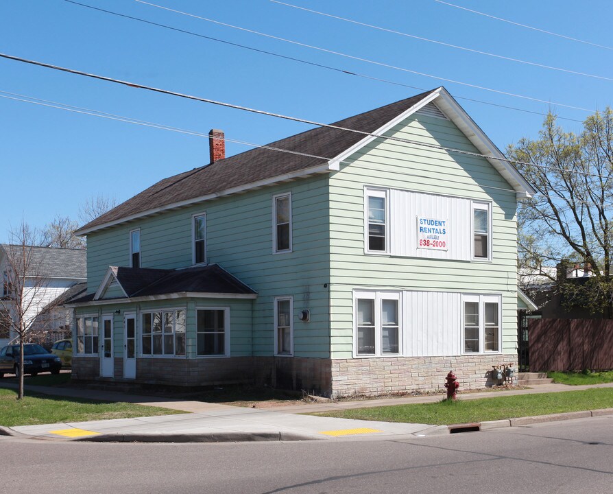 441-443 Chippewa St in Eau Claire, WI - Building Photo