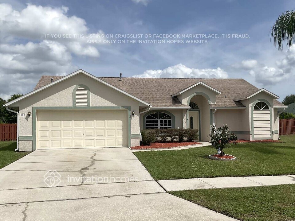 888 Somerset Dr in Rockledge, FL - Building Photo